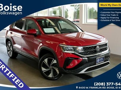 Certified 2024 Volkswagen Taos SE w/ Panoramic Sunroof Package