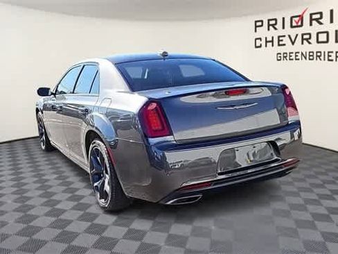 Used 2023 Chrysler 300 Touring w/ Sport Appearance Package image 7