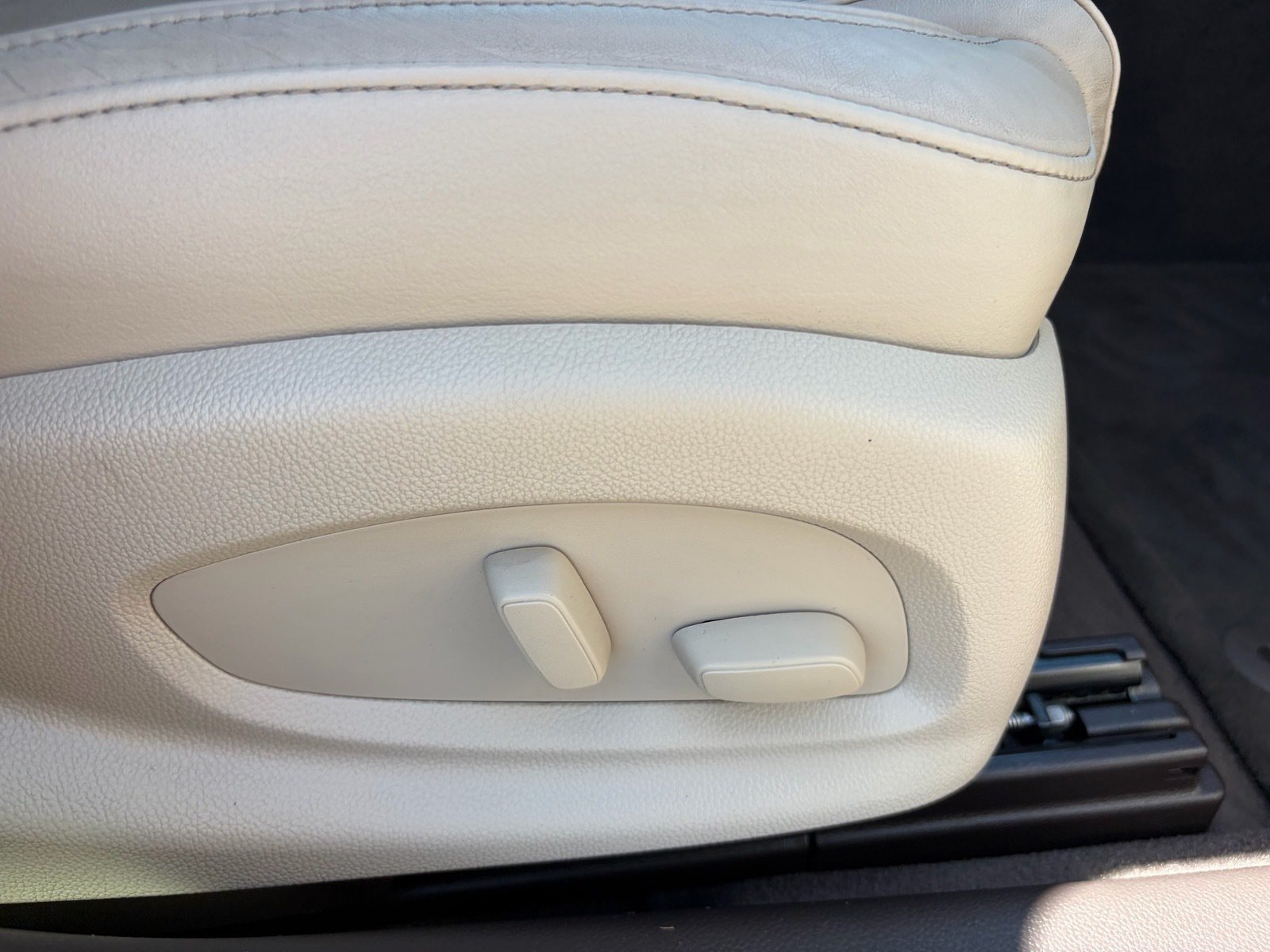 Used 2015 Buick LaCrosse Leather FWD image 35