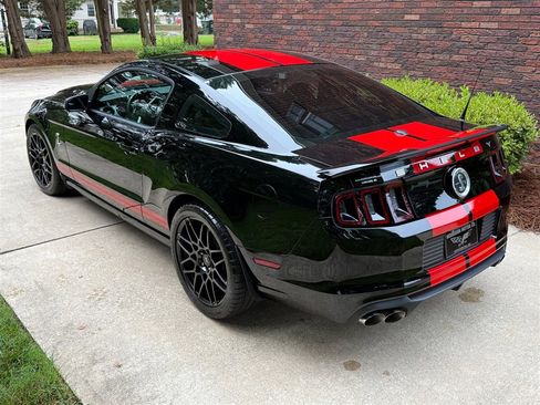 Used 2013 Ford Mustang Shelby GT500 RWD image 25