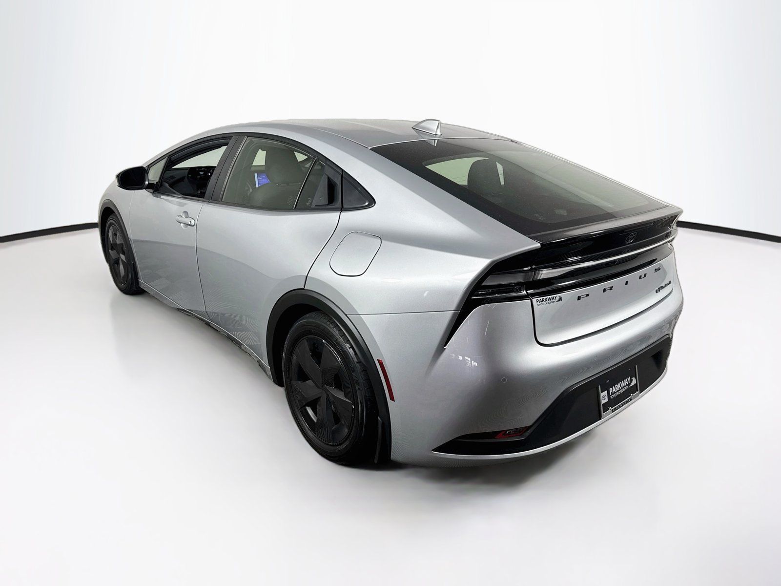 Used 2023 Toyota Prius Prime FWD image 5