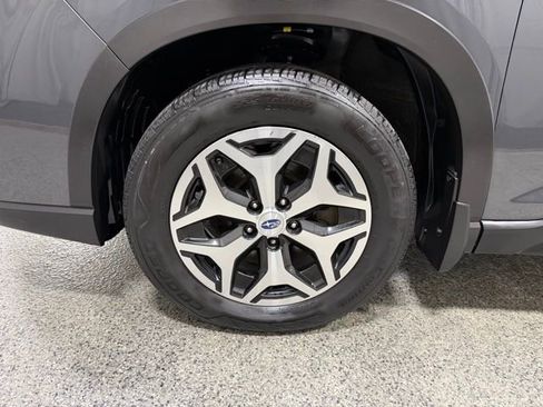 Used 2020 Subaru Forester Premium AWD/4WD image 27
