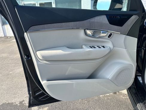 Used 2023 Volvo XC90 B5 Plus w/ Protection Package Premier image 8