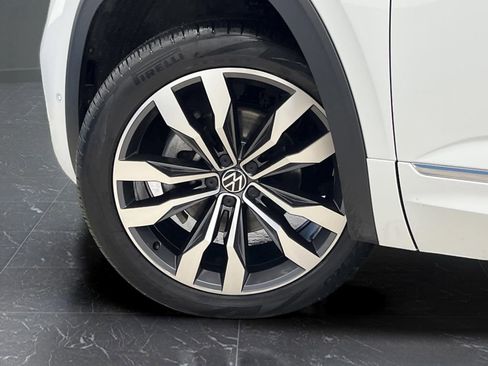 Used 2022 Volkswagen Atlas Cross Sport SEL Premium R-Line image 38