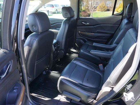 Used 2019 GMC Acadia SLE w/ LPO, Floor Liner Package image 8