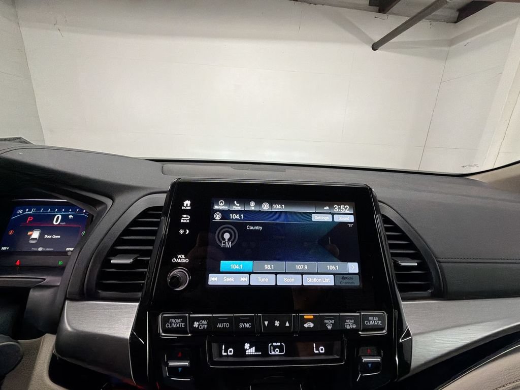 Certified 2024 Honda Odyssey Touring image 13