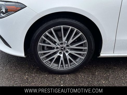 Used 2021 Mercedes-Benz CLA 250 4MATIC image 11