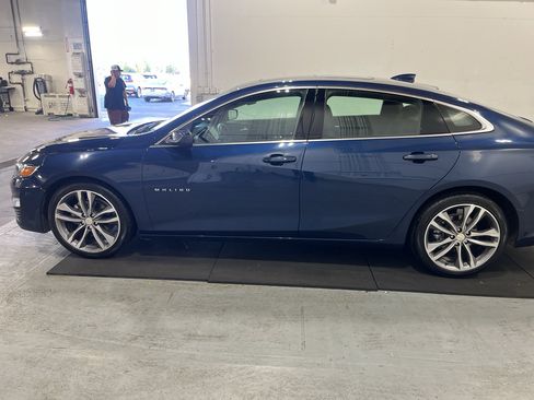 Used 2022 Chevrolet Malibu LT FWD image 11