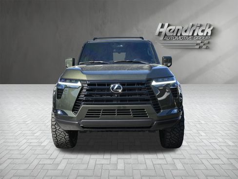 Used 2025 Lexus GX 550 w/ Accessory Package (2T) image 6