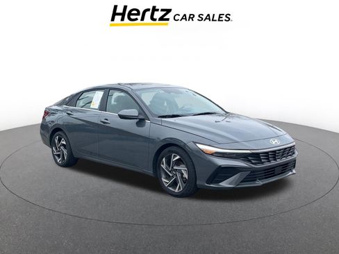 Used 2025 Hyundai Elantra SEL image 1