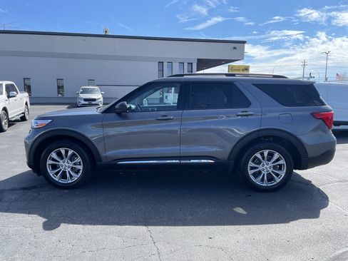 Used 2021 Ford Explorer XLT w/ Equipment Group 202A AWD/4WD image 5