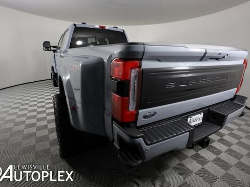 Used 2025 Ford F450 Platinum w/ FX4 Off-Road Package image 8