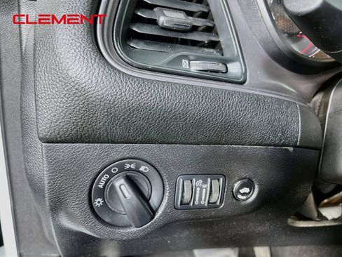 Used 2023 Dodge Challenger SXT RWD image 13