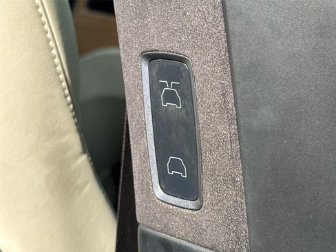 Used 2020 Tesla Model X Long Range AWD/4WD image 20
