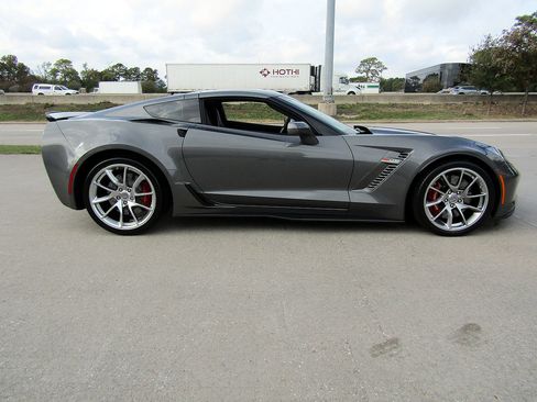 Used 2016 Chevrolet Corvette Z06 w/ 3LZ Preferred Equipment Group image 4