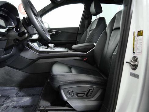 Used 2025 Audi Q7 3.0T Premium Plus image 18
