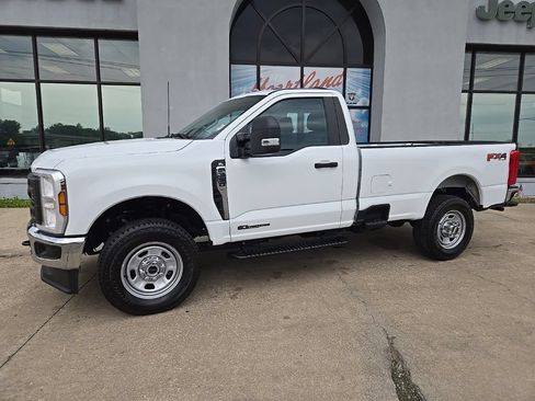 Used 2024 Ford F350 XL w/ FX4 Off-Road Package AWD/4WD image 4