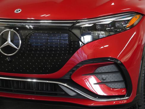 Used 2026 Mercedes-Benz EQS 550 4MATIC SUV image 9