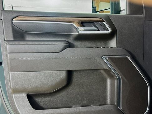 Used 2025 Chevrolet Silverado 2500 LT w/ Trail Boss Package image 16