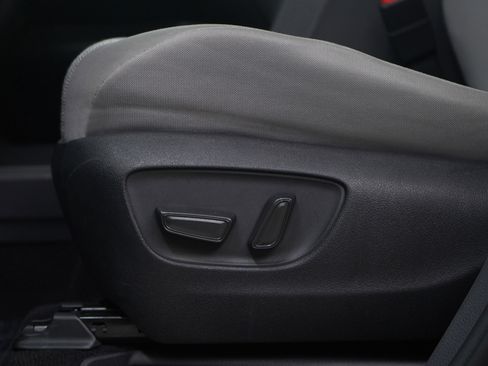 Used 2024 Toyota Sienna LE image 22