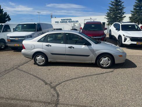 Used 2001 Ford Focus LX FWD image 8