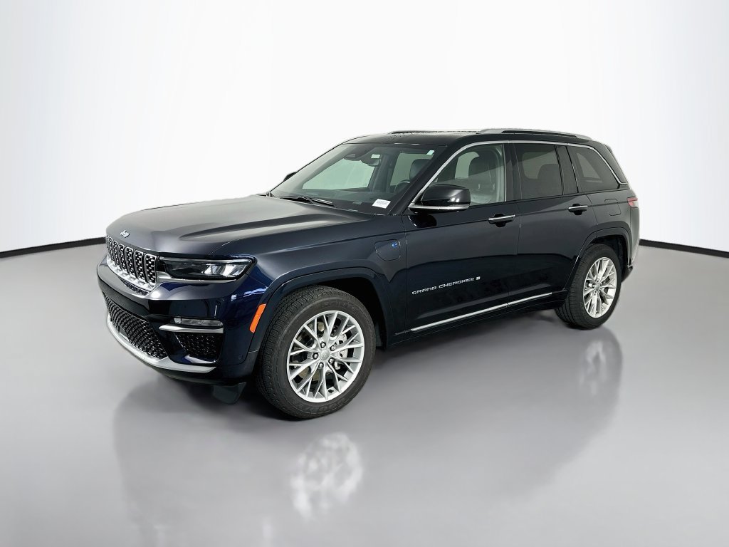 Used 2022 Jeep Grand Cherokee Summit AWD/4WD image 3