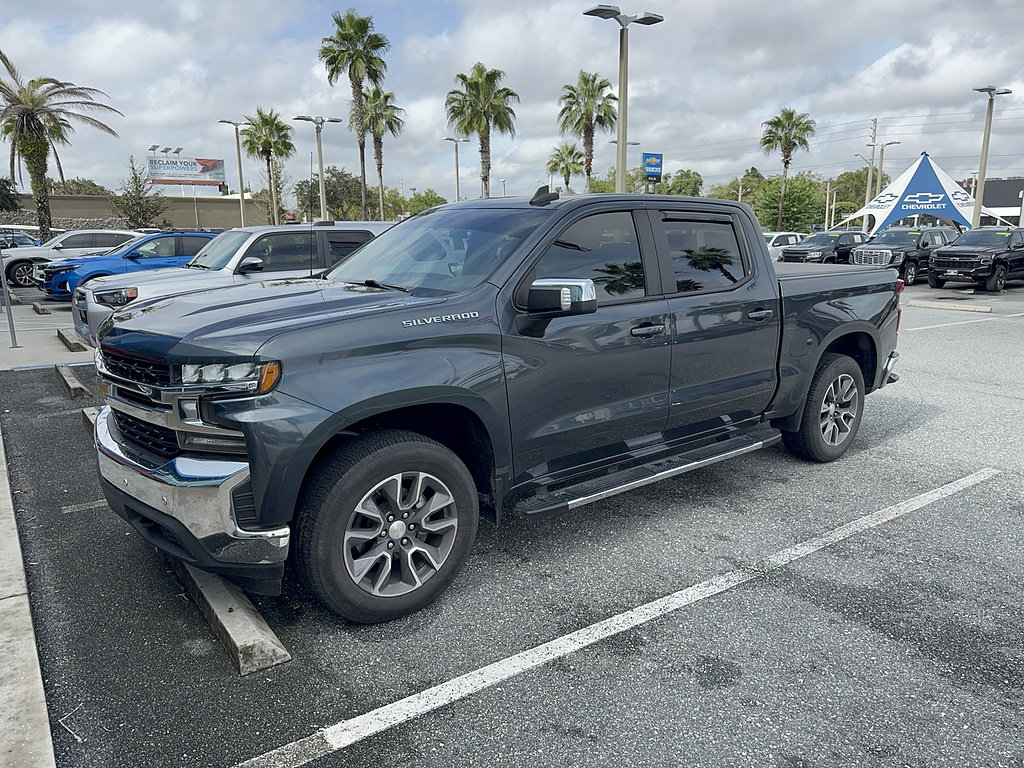 Used 2021 Chevrolet Silverado 1500 LT w/ Convenience Package II RWD image 3