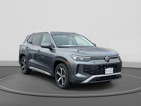 New 2026 Volkswagen Tiguan SE image 1