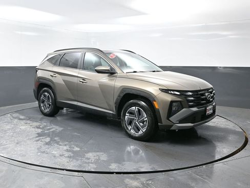 Used 2025 Hyundai Tucson Blue image 5