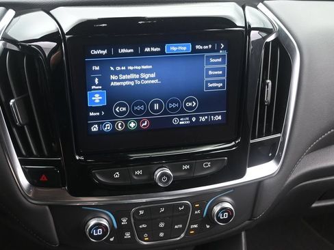 Used 2023 Chevrolet Traverse LT w/ Rear Camera Mirror Package AWD/4WD image 26