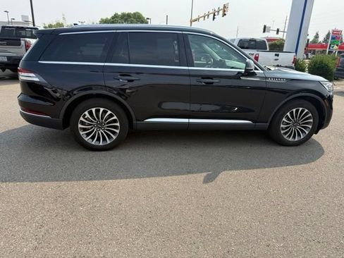 Used 2024 Lincoln Aviator AWD w/ Premium Package image 11