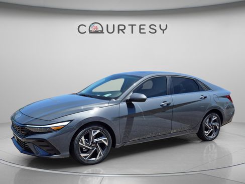 New 2026 Hyundai Elantra Limited FWD image 1