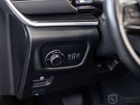 Used 2021 Jeep Grand Cherokee L Laredo w/ Luxury Tech Group I AWD/4WD image 20