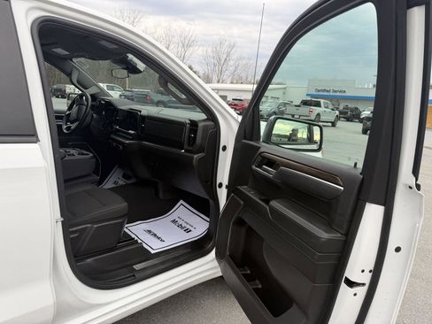 Used 2025 Chevrolet Silverado 1500 LT image 19