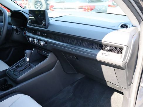 Certified 2025 Honda CR-V EX image 9