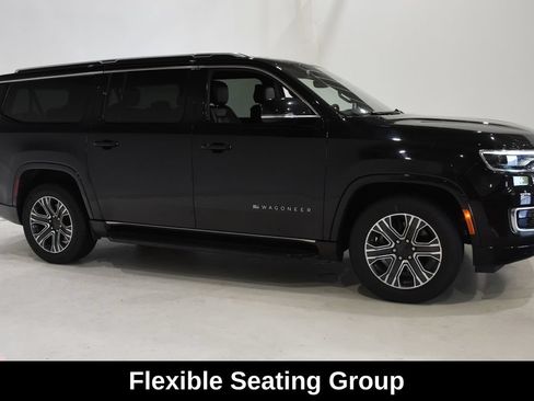 Used 2024 Jeep Wagoneer L Series II w/ Flexible Seating Group AWD/4WD image 3