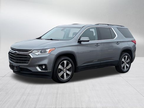 Used 2019 Chevrolet Traverse LT w/ LT Premium Package image 3
