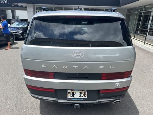 Used 2025 Hyundai Santa Fe SEL FWD image 4