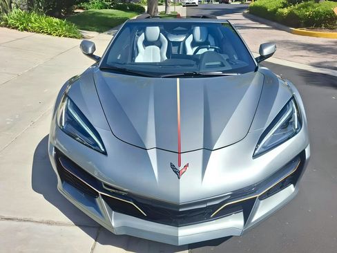 Used 2024 Chevrolet Corvette Z06 RWD image 9