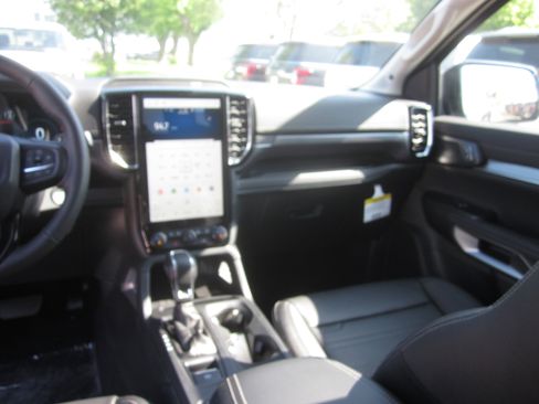 New 2025 Ford Ranger Lariat w/ Chrome Accent Package image 14