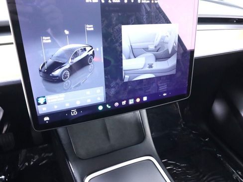Used 2022 Tesla Model Y Long Range AWD/4WD image 13