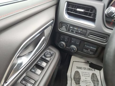 Used 2024 Chevrolet Suburban RST w/ Sport Performance Package AWD/4WD image 18