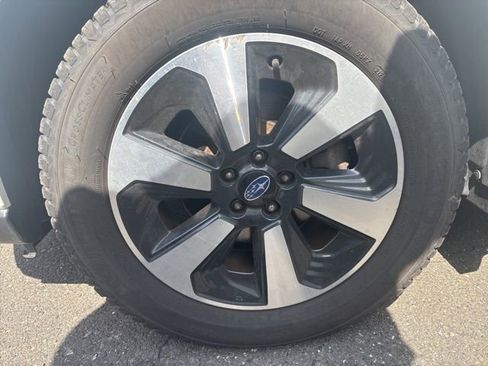 Used 2018 Subaru Forester 2.5i Limited image 3