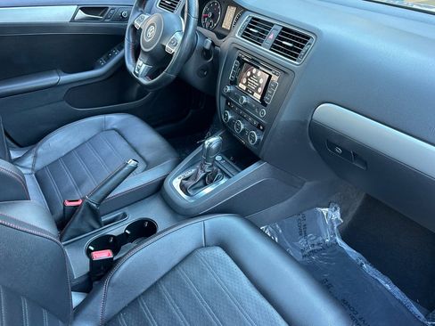 Used 2013 Volkswagen Jetta GLI image 33