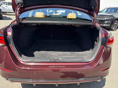Used 2022 Nissan Sentra SV w/ SV Premium Package FWD image 12