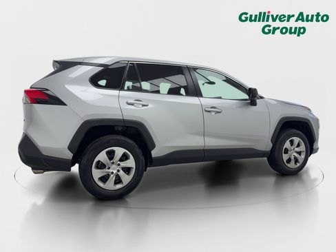 Used 2022 Toyota RAV4 LE FWD image 9