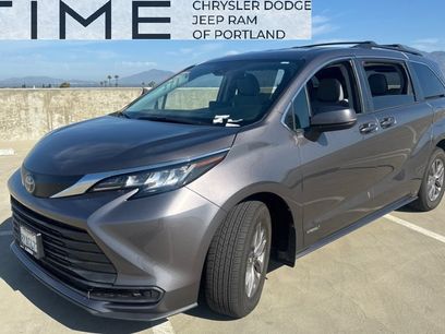 Used 2021 Toyota Sienna LE