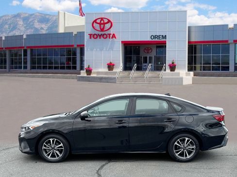 Used 2023 Kia Forte LXS w/ LXS Technology Package FWD image 3