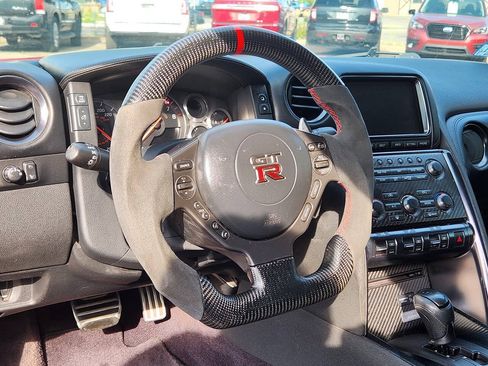 Used 2012 Nissan GT-R Premium AWD/4WD image 5