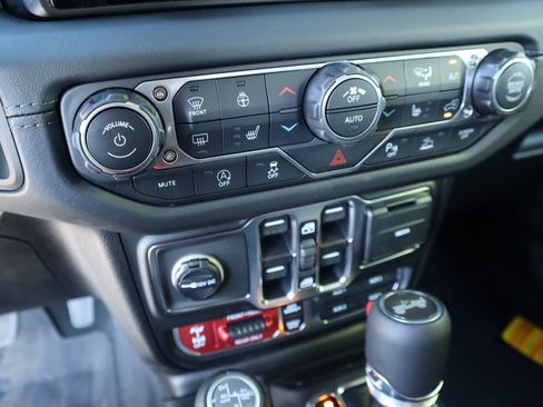 New 2026 Jeep Wrangler Unlimited Rubicon image 8